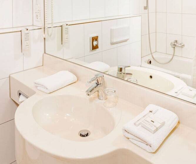 חדר סטנדרט יחיד, Devin Art