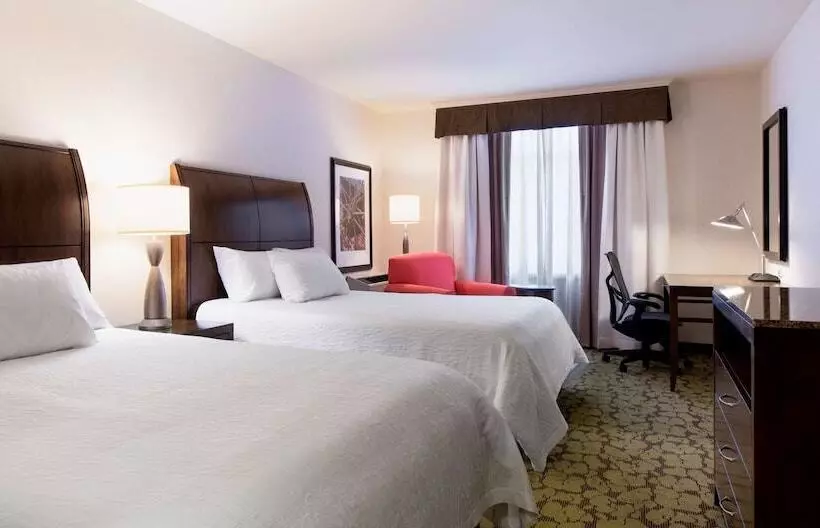 اتاق استاندارد, Hilton Garden Inn West Edmonton