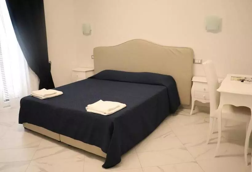 اتاق استاندارد با چشم‌انداز, Colosseo Rooms Imperial Rome