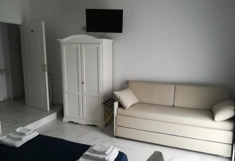 اتاق استاندارد سه تخته با چشم‌انداز, Colosseo Rooms Imperial Rome