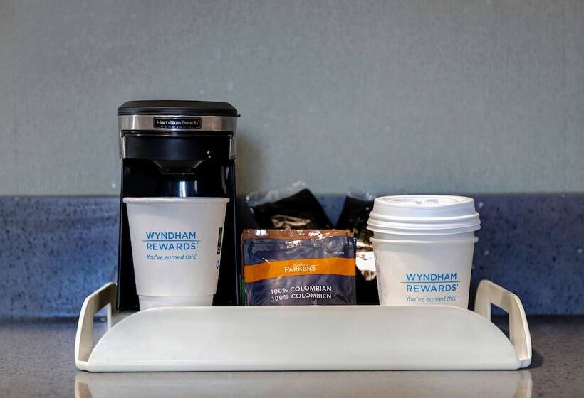 غرفة ديلوكس, Days Inn By Wyndham Whitecourt