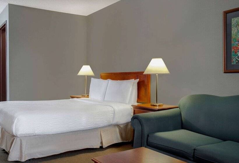 Номер Deluxe, Days Inn By Wyndham Whitecourt