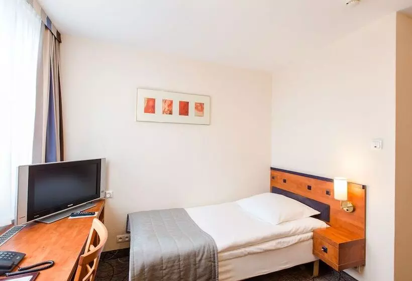 スタンダードシングルルーム, Qubus Hotel Głogów