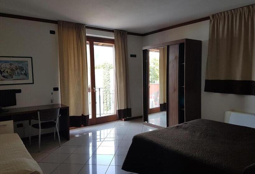 Номер Стандарт Трехместный, & Residence La Sibilla Cusiana