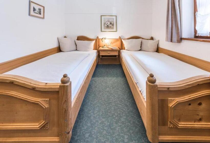 דירת חדר, Vaya Achensee