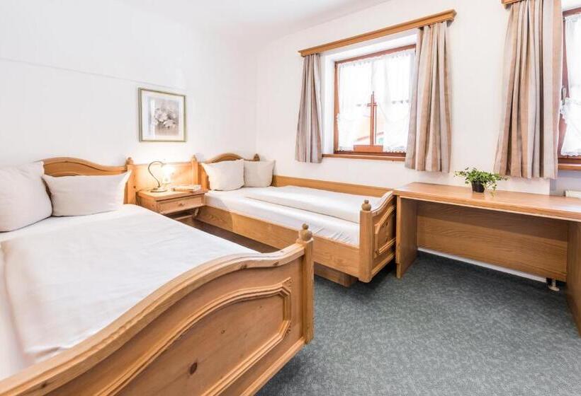 דירת חדר, Vaya Achensee