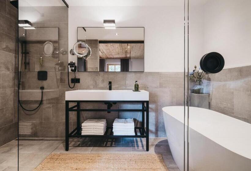 סוויטת ג'וניור, Vaya Achensee