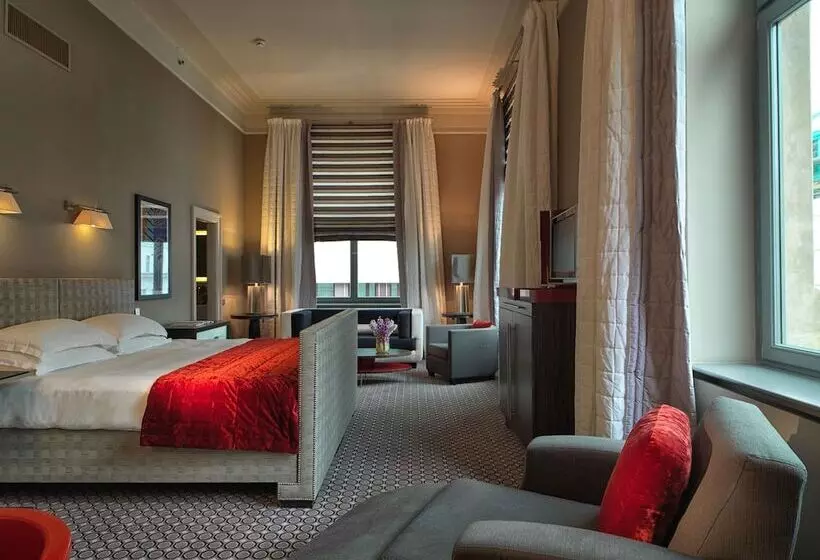 سوییت جونیور, Rocco Forte Hotel De Rome