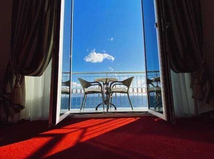 스탠다드 발코니 룸 바다 전망, Savoy