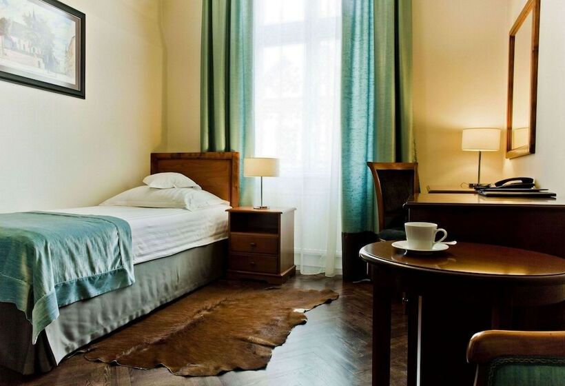 スタンダードルーム, Senacki