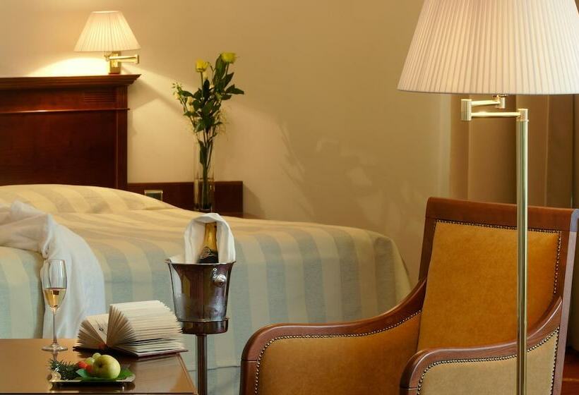 غرفة كومفورت, Ensana Thermia Palace