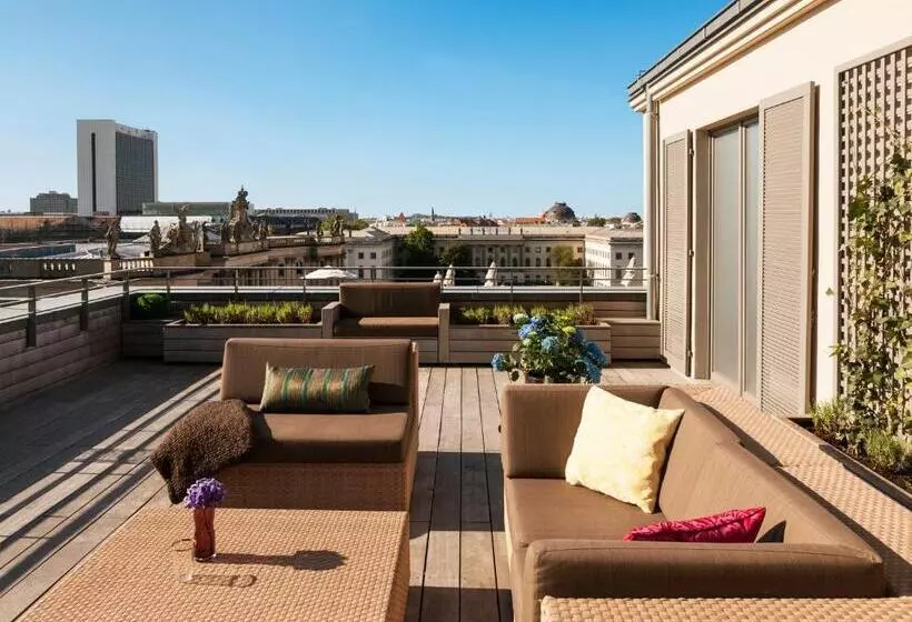 استودیو استاندارد با تراس, Rocco Forte Hotel De Rome