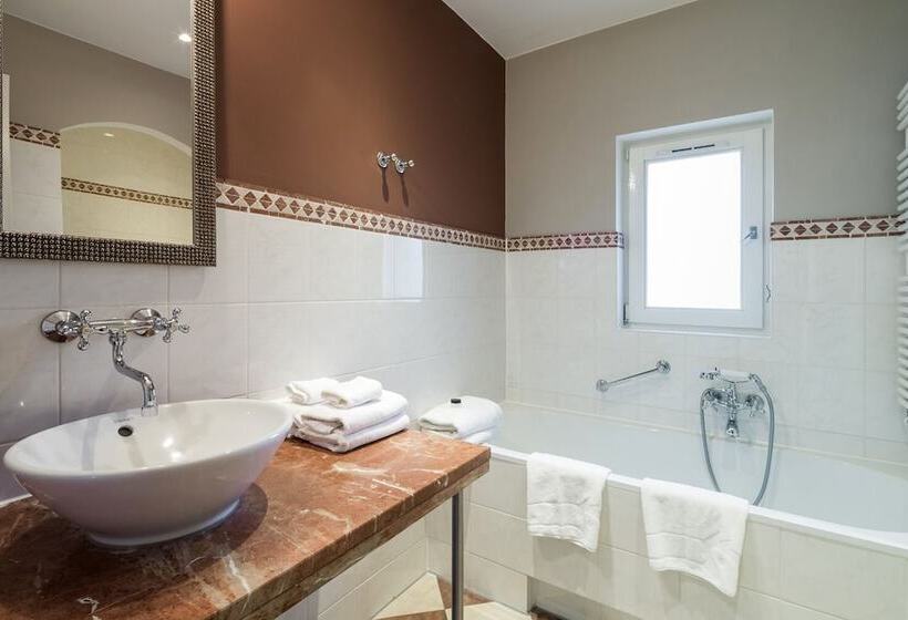 Номер Стандарт, Van Der Valk Hotel Kasteel Terworm