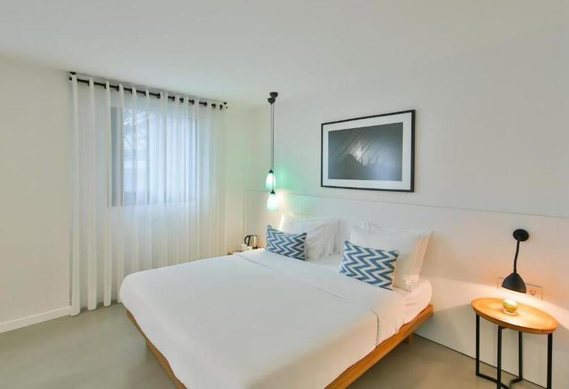 חדר סטנדרט, Alilass