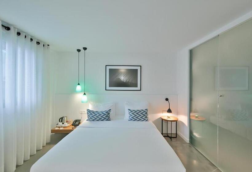 חדר סטנדרט, Alilass