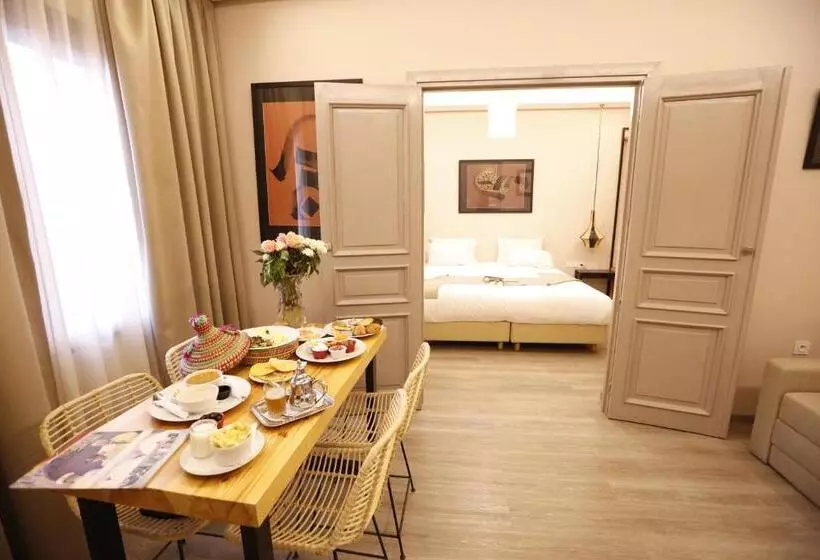 سوئیت سینیور, Amani Hotel Suites & Spa