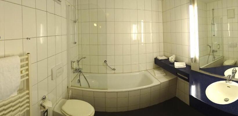 غرفة قياسية فردية, Ascot Bristol