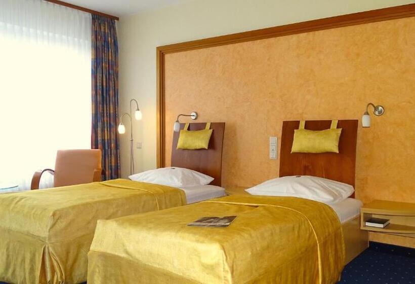 Quarto Estandar, Ascot Bristol