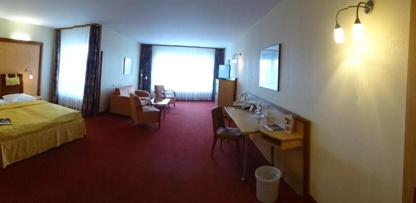 غرفة عائلية, Ascot Bristol