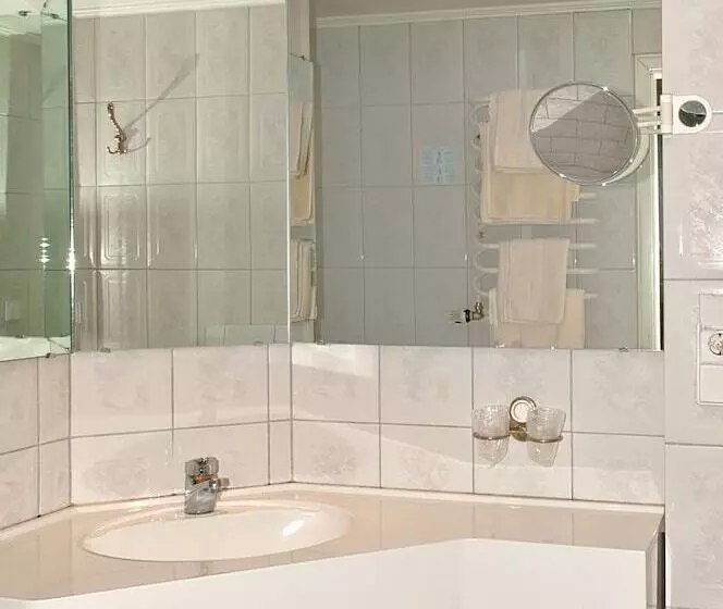 اتاق استاندارد, Burghotel Stammhaus