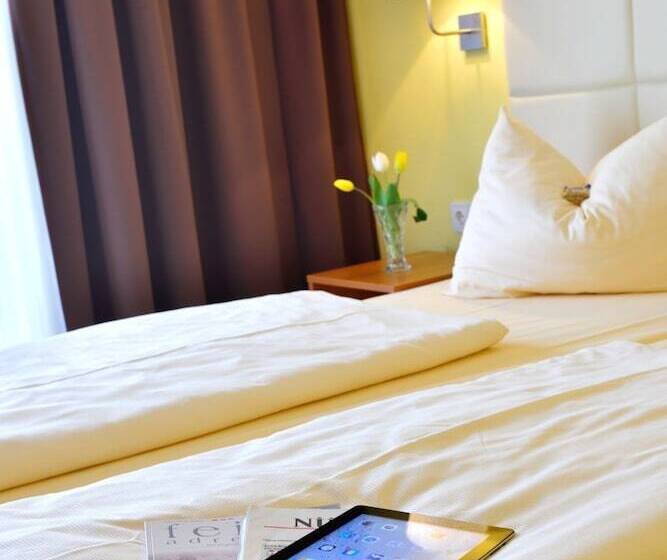 Номер Стандарт, Burghotel Stammhaus