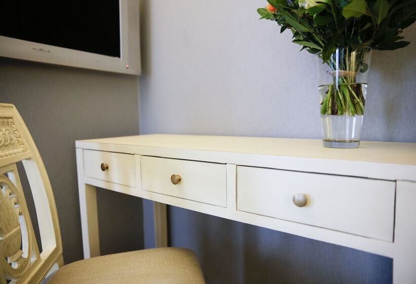 اتاق استاندارد یک نفره, Champerret Heliopolis