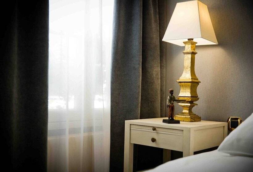 اتاق استاندارد سه نفره, Champerret Heliopolis