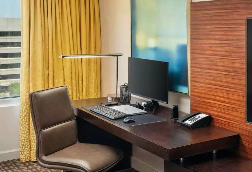 キングサイズベッドのスタンダードルーム, Hilton Sanya Yalong Bay Resort & Spa
