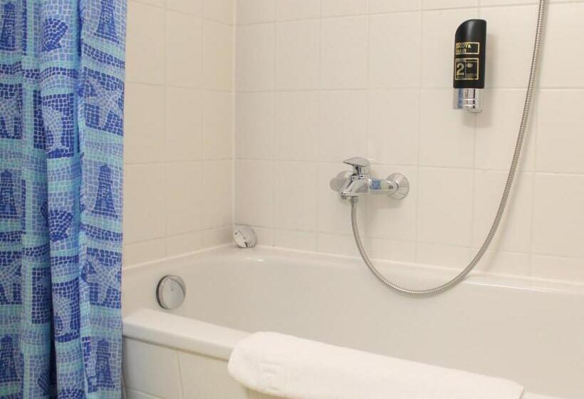 اتاق استاندارد سه نفره, Kaiser