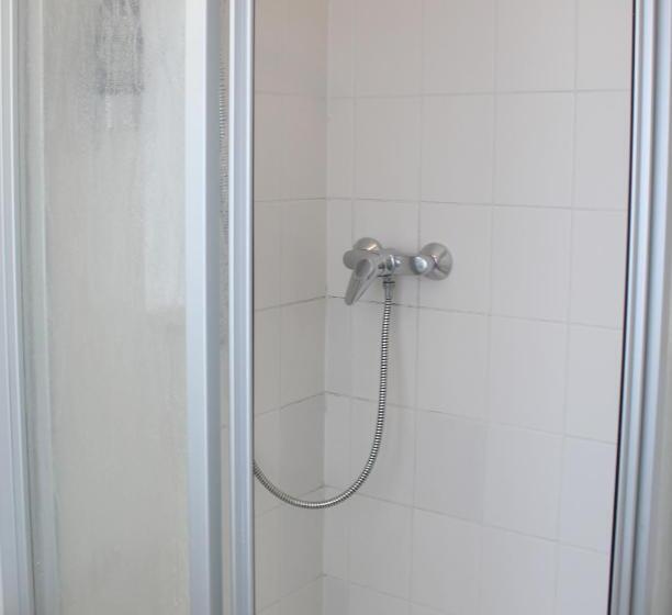 اتاق استاندارد یک نفره, Kaiser