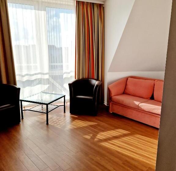 اتاق خانوادگی, Kaiser