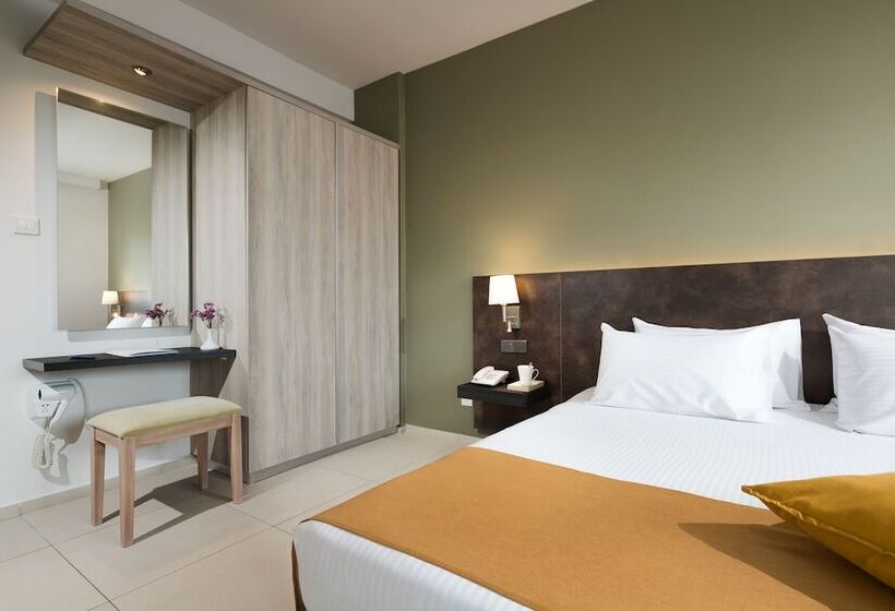 Люкс, Mayfair Hotel