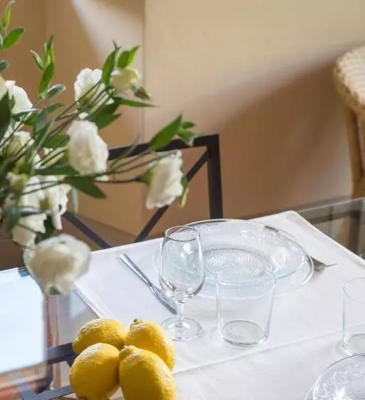 庭の見える１ベッドルームアパートメント, Relais Villa Belpoggio   Residenza D Epoca