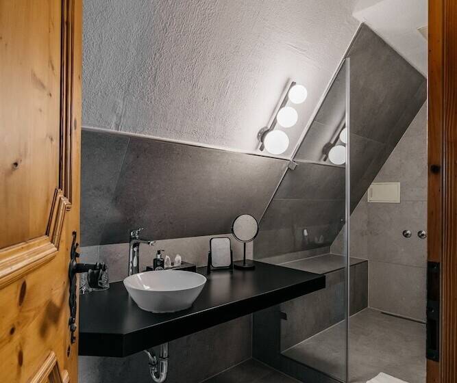 주니어 스위트, Riesengebirge