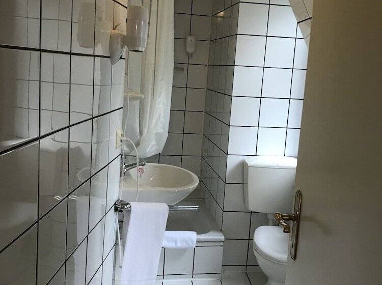 스탠다드 싱글 룸, Ritter