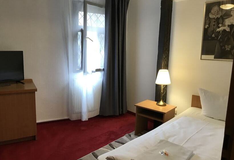 스탠다드 싱글 룸, Ritter