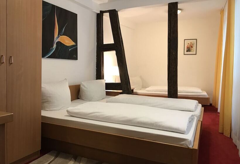 스탠다드 트리플 룸, Ritter