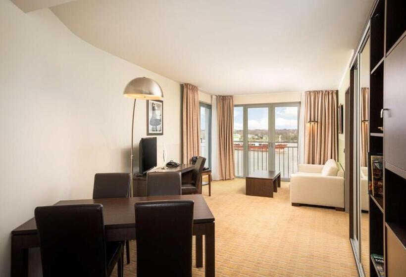 带河湖景观的套房, Elaya Hotel Hamburg Finkenwerder Ehemals The Rilano Hotel Hamburg