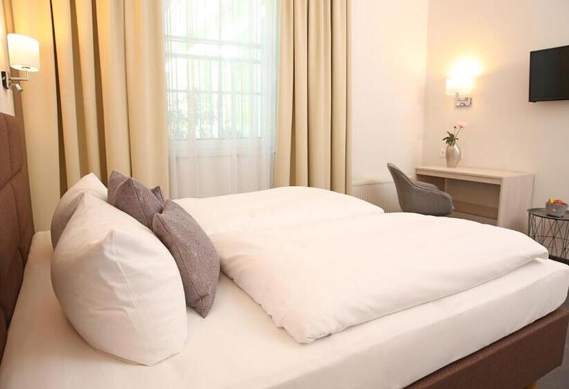 Номер Стандарт, Landhotel Potsdam
