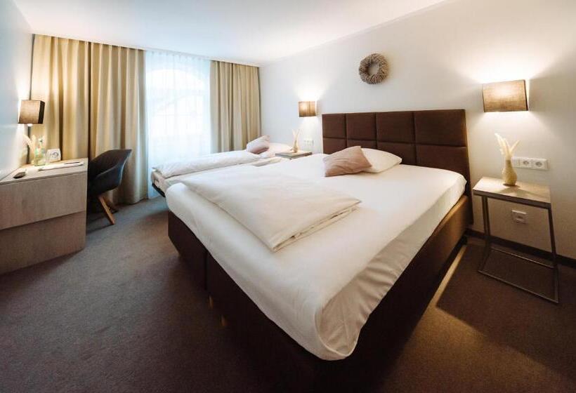 Номер Стандарт Трехместный, Landhotel Potsdam
