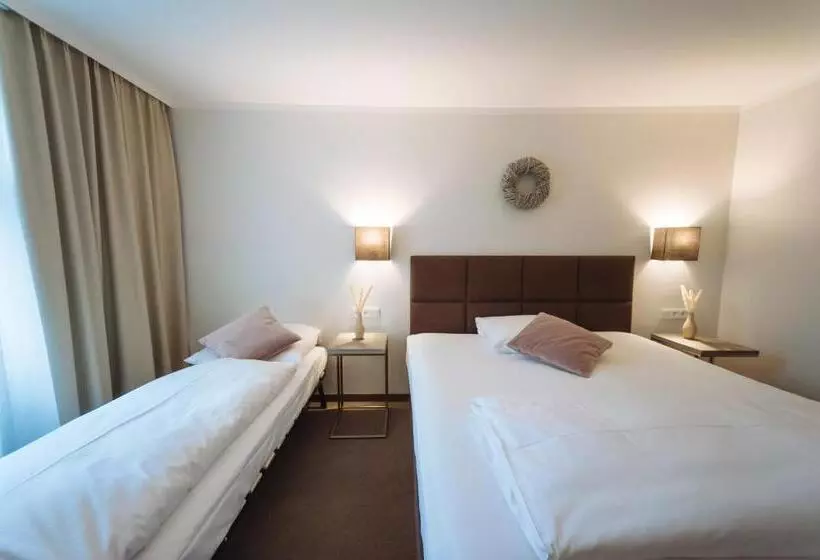 スタンダードトリプルルーム, Landhotel Potsdam