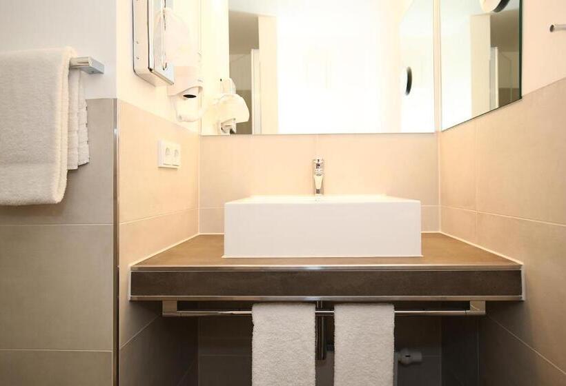 اتاق استاندارد سه نفره, Landhotel Potsdam