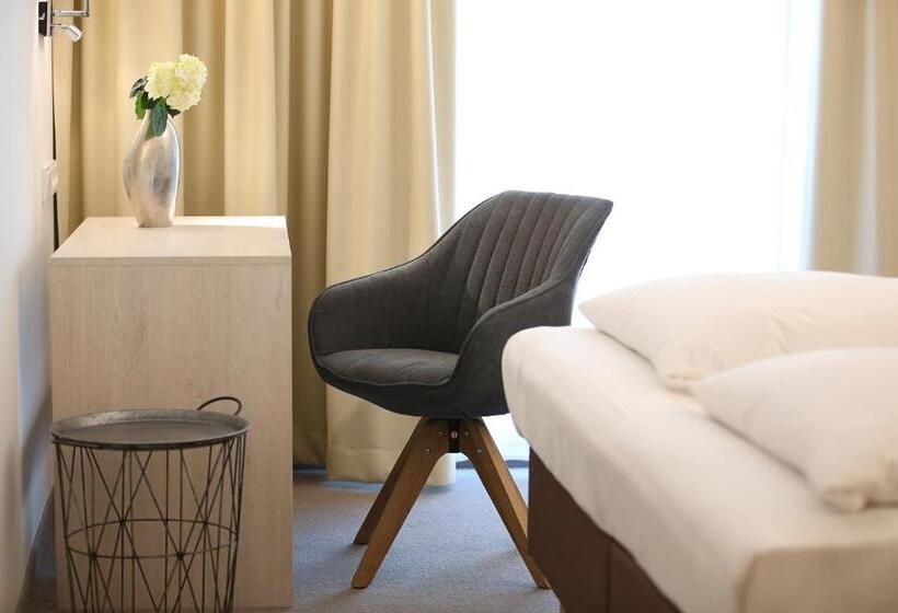 غرفة إقتصادية, Landhotel Potsdam