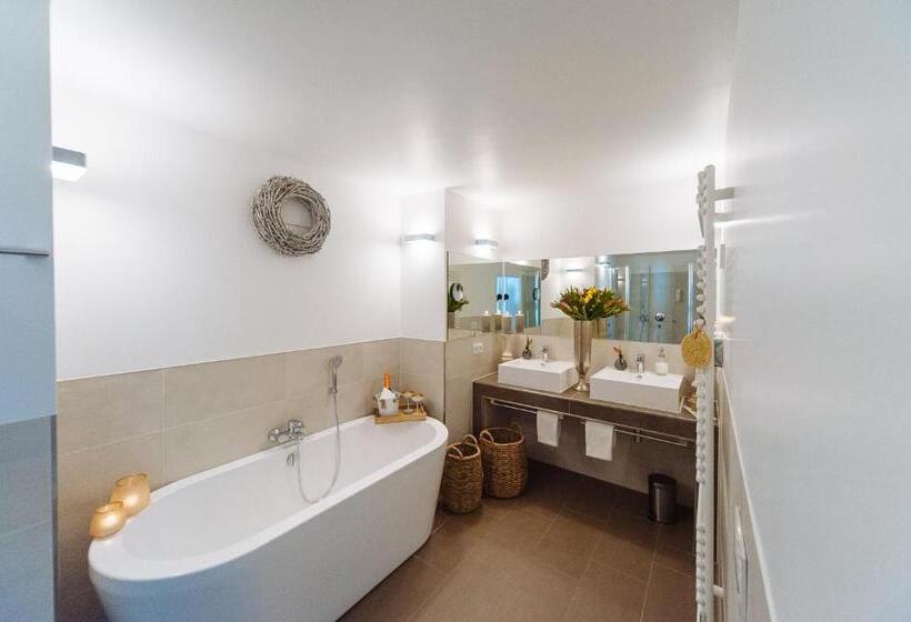 جناح مزوَّد بشرفة, Landhotel Potsdam