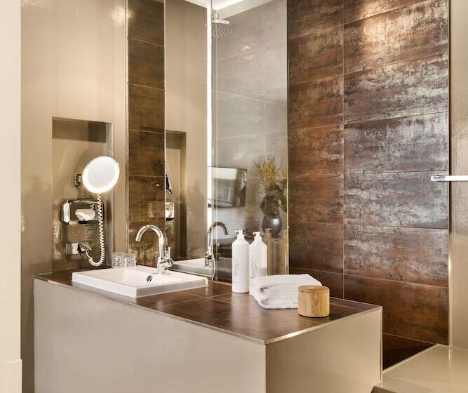 اتاق لوکس, Lux 11 Berlin Mitte