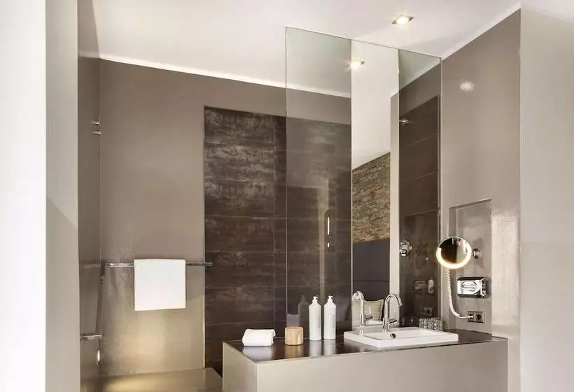 اتاق لوکس, Lux 11 Berlin Mitte