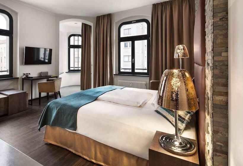 اتاق لوکس, Lux 11 Berlin Mitte