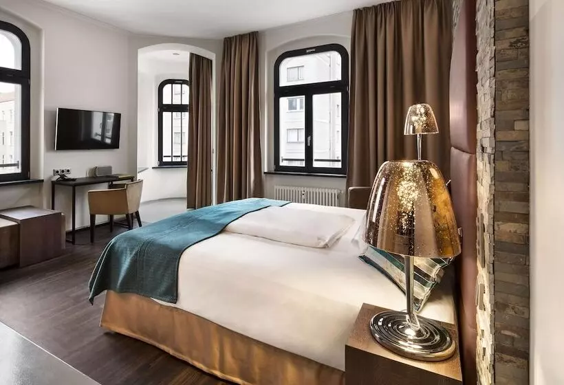 اتاق لوکس, Lux 11 Berlin Mitte