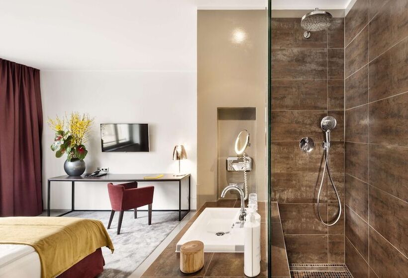 سوئیت پریمیوم, Lux 11 Berlin Mitte