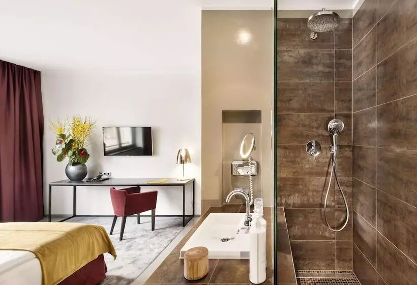 سوئیت پریمیوم, Lux 11 Berlin Mitte